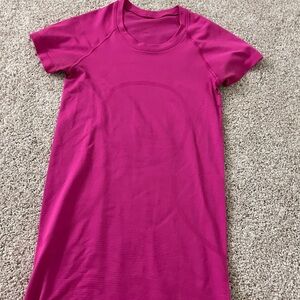 *SUPER RARE* lululemon pink hip length swiftly top